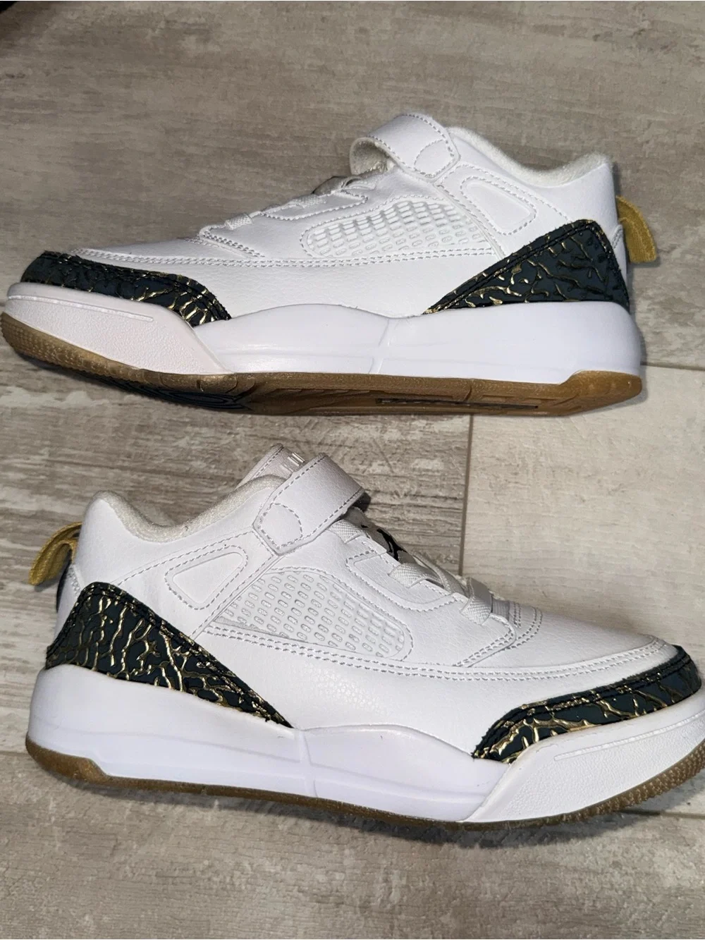 Air Jordan Spizike Low White Metallic Gold Black Kids 2Y Sneakers New no box